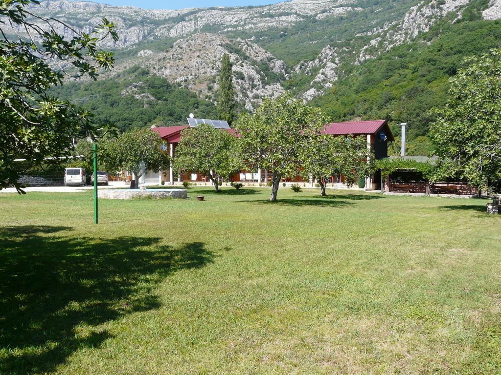 Guest House Jadran Pol Petrovac na moru Exterior foto